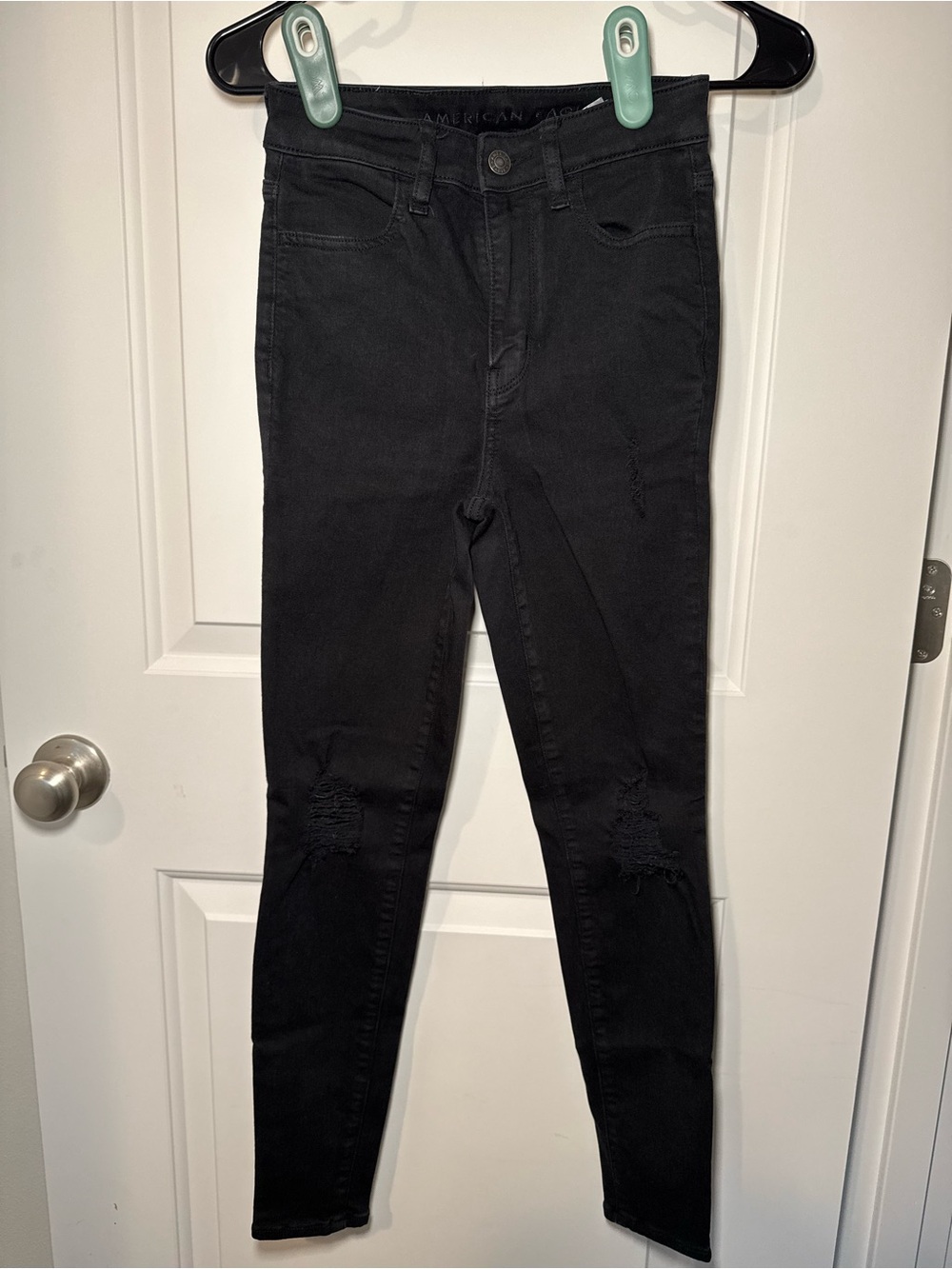 American Eagle Outfitters Black High-Rise Skinny Jeans with Knee Rips